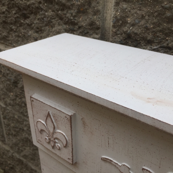 Krbová římsa krémová s patinou 66x63x14cm