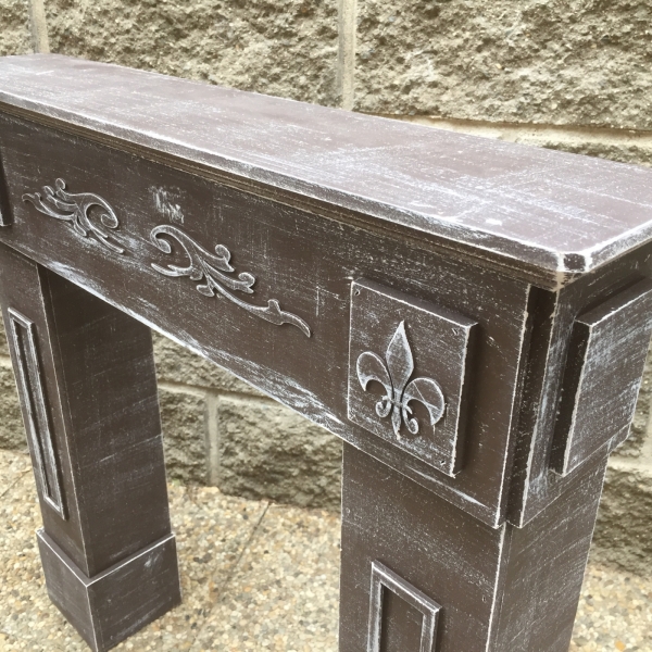 Krbová římsa s hnědou patinou 66x63x14cm