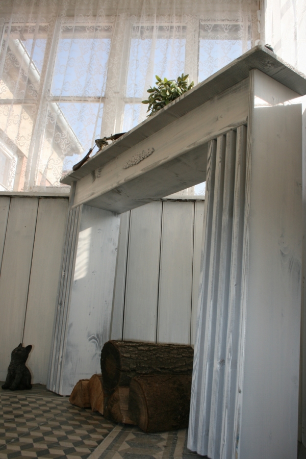 Krbová římsa s vyřezávanými nohami 125x25x100cm