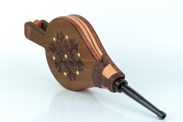 Krbové dmychadlo s ornamentem 45 x 18 cm gravírované