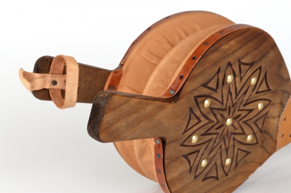 Krbové dmychadlo s rytím a cvočky 48cm