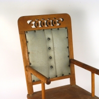 Křeslo pro panenku - starožitnost