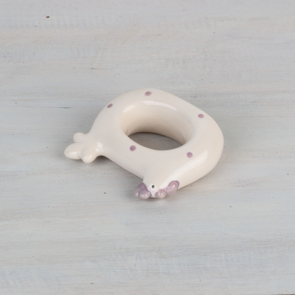 Kroužek na ubrousky slepička bílá 8,5x7cm