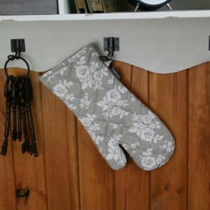 Kuchyňská rukavice béžová se vzorem