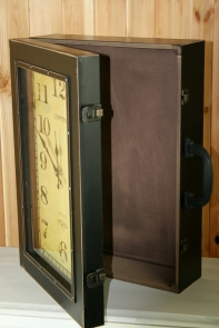 Kufřík skříňka s hodinami 49x35x15cm