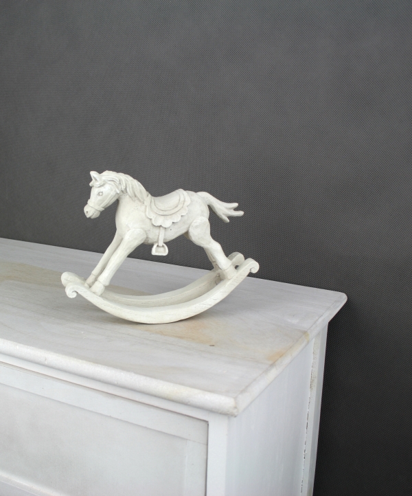 Kůň houpací bílý 15x19 cm