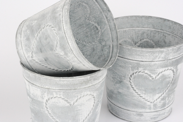 Květináč plechový se srdcem 13cm