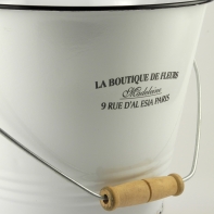 Kyblík z bílého smaltu