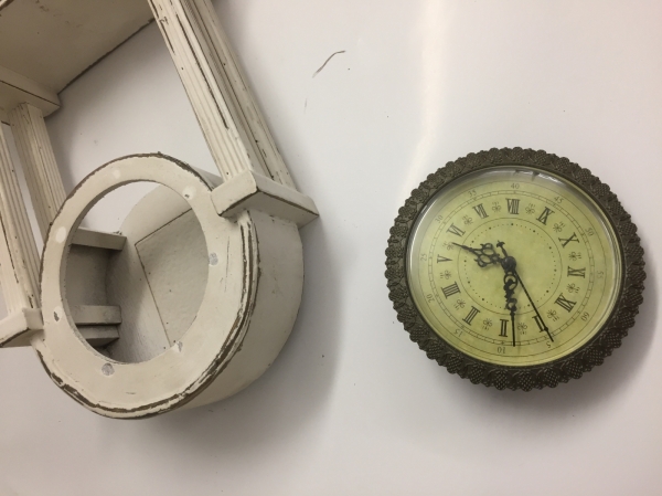 Kyvadlové hodiny stolní - vyřazeno