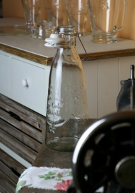 Láhev na mléko s pákovým uzávěrem