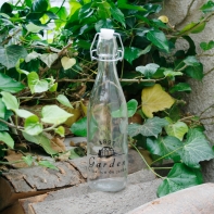 Láhev s uzávěrem Garden 1897 černý text 27cm