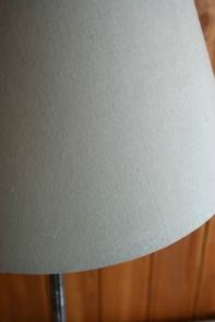 Lampa kovová šedá 71cm