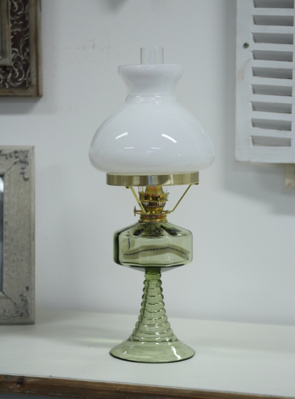 Lampa petrolejová s bílým cylindrem 42cm