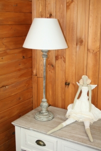 Lampa stolní kovová bílá 75cm