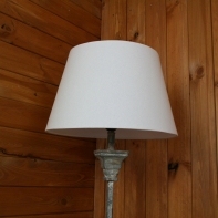Lampa vysoká hnědá + cylindr - bílé šisování 130cm