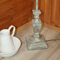 Lampa vysoká hnědá + cylindr - bílé šisování 130cm