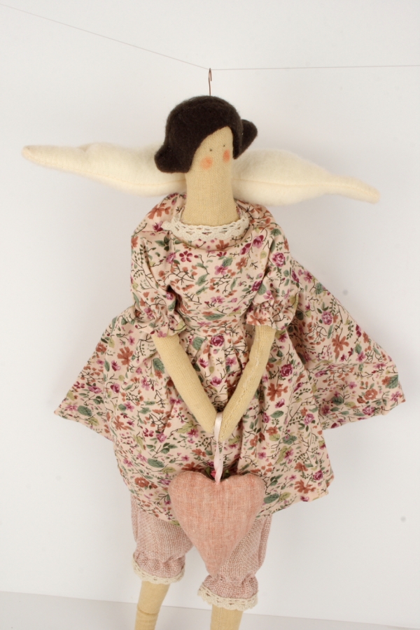 Látková andělka v růžových šatech 45cm