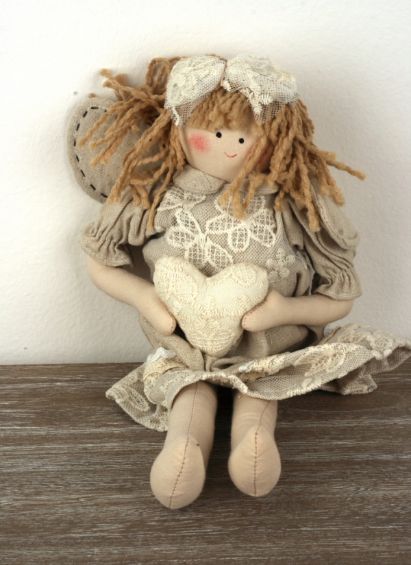 Látková panenka s křídly 37cm