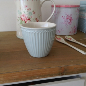 Latte hrnek Alice pale blue 9,5cm