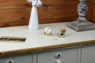 Lékovka kulatá s motýllky