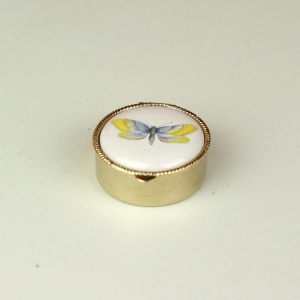 Lékovka motýl žlutomodrý kulatý