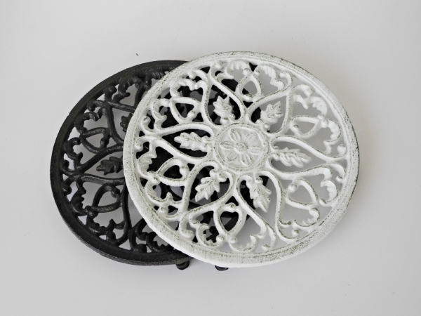 Litinová podložka pod hrnce