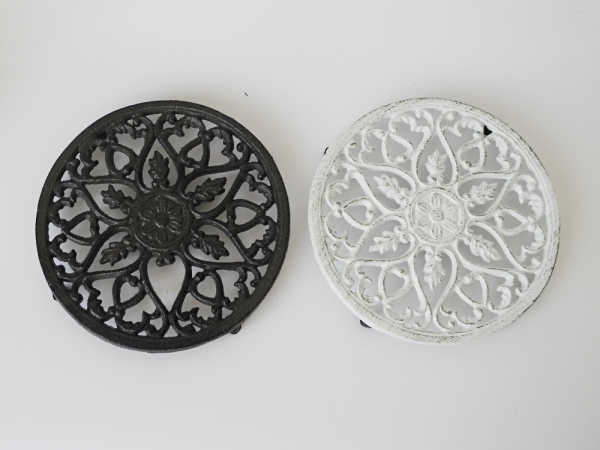 Litinová podložka pod hrnce