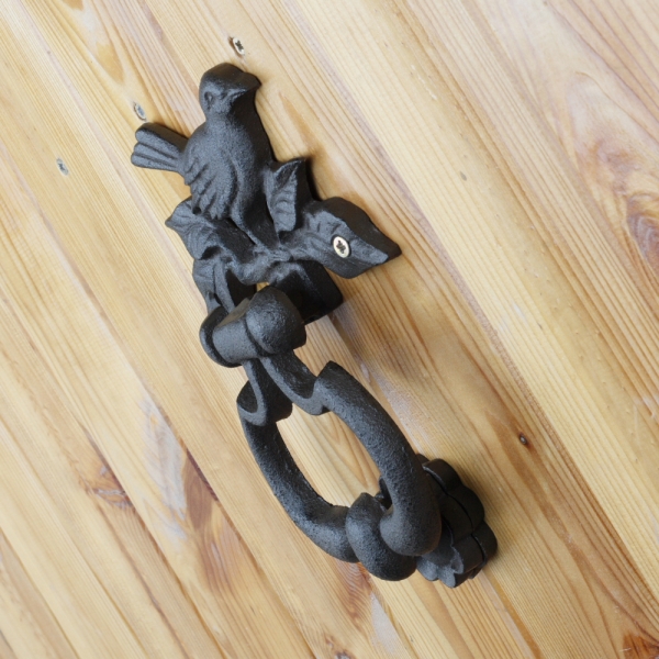 Litinové klepadlo ptáček 14,2x19x4cm 