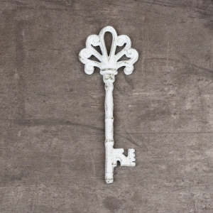 Litinový dekorační klíč bílý s patinou 20,5cm