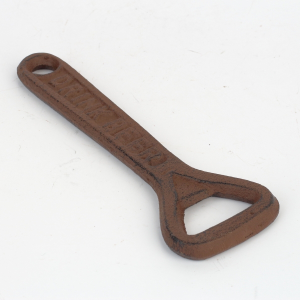 Litinový retro otvírák na pivo DRINK BEER