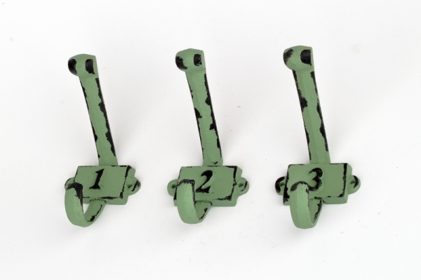 Litinový retro věšák na stěnu s číslem 1 zelený