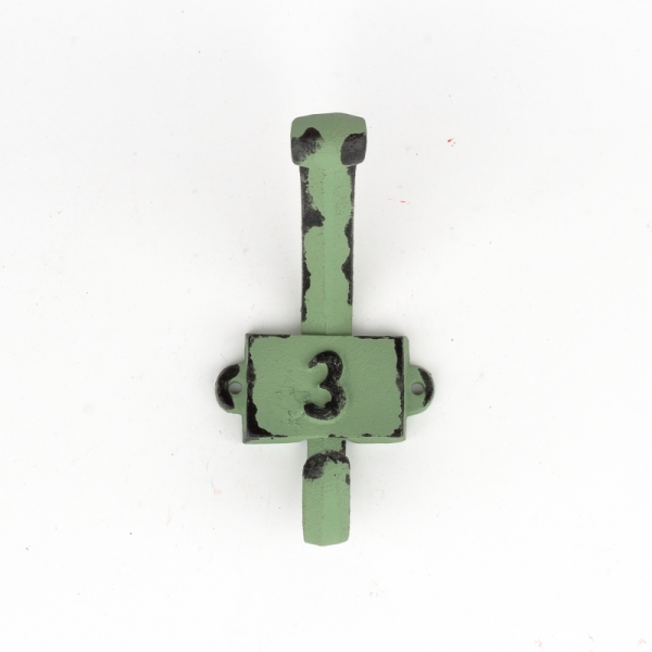 Litinový retro věšák na stěnu s číslem 3 zelený