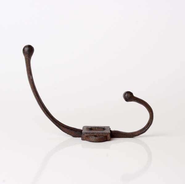 Litinový věšák háček s číslem 3