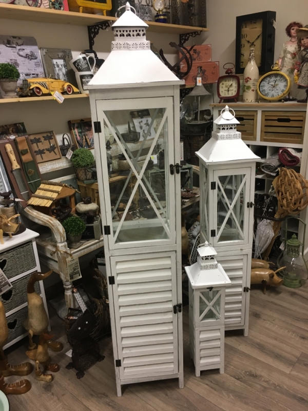 Lucerna dřevěná bílá 28x28x150cm