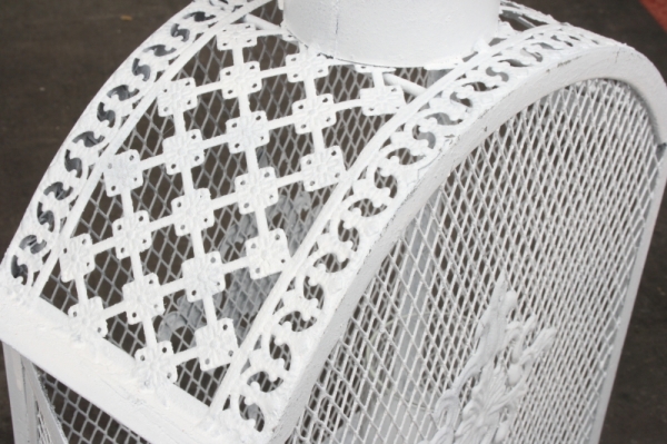 Lucerna kovová bílá 26x40x12cm