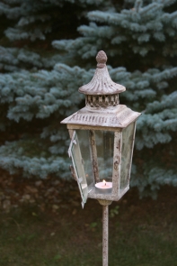 Lucerna se zápichem do trávníku 128cm