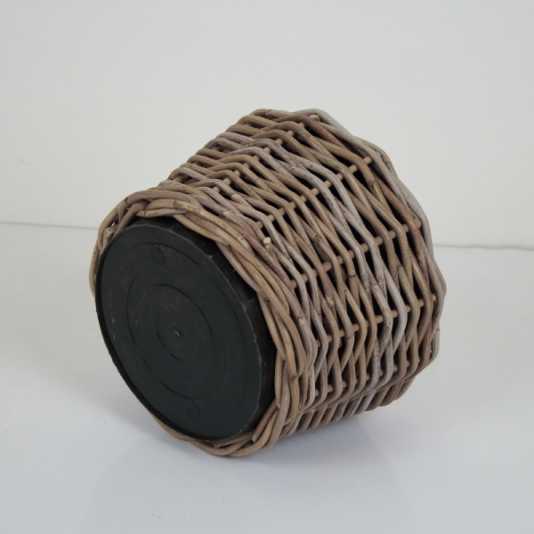 Luxusní proutěný květináč malý