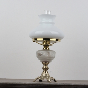 Luxusní stolní petrolejová lampa bílá 39cm