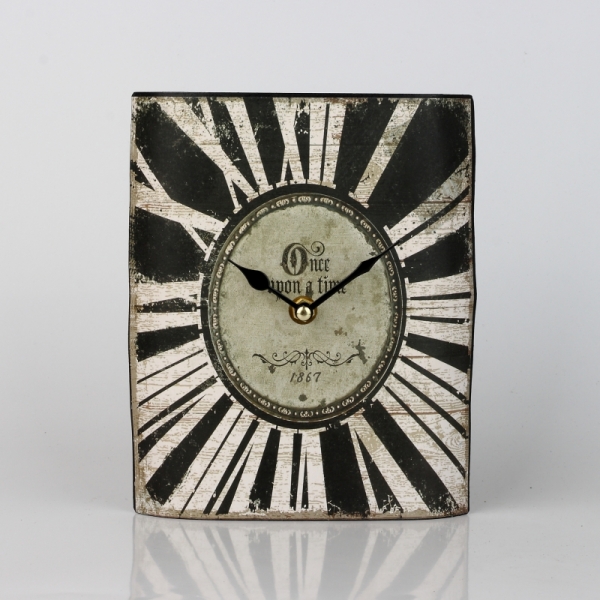 Malé nástěnné hodiny B 17,5x21cm