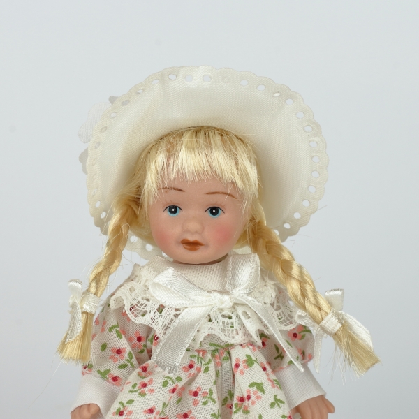 Mini panenka porcelán 12 cm