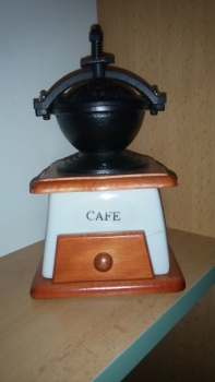 mlýnek- poškozený 4029