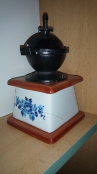 mlýnek- poškozený 4029