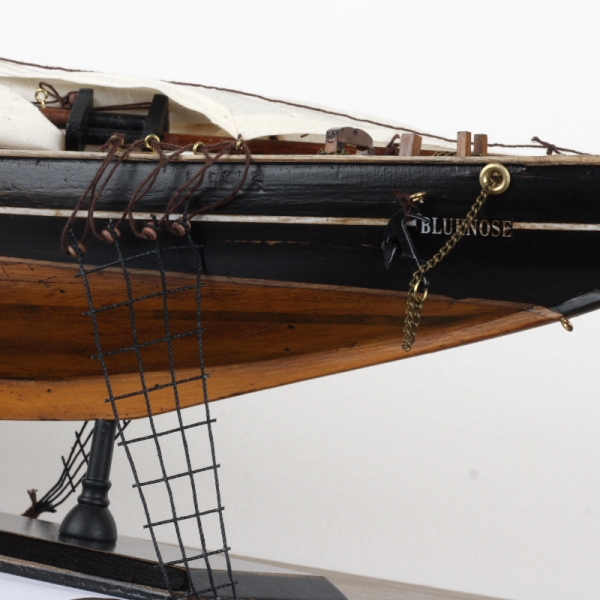 Model plachetnice Blueenose 74x66cm