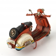 Model skútru červeno/bílý 17cm
