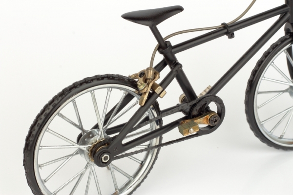 Model šlapacího kola černé 