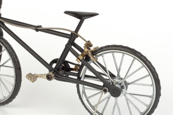 Model šlapacího kola černé 