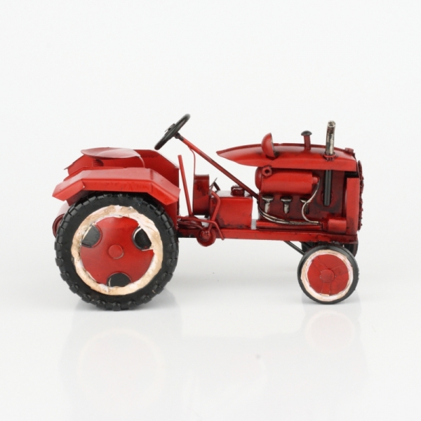 Model traktor červený 19cm