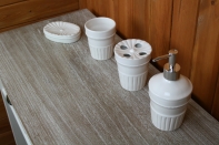 Mýdlenka keramická bílá