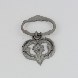 Nábytková úchytka klepadlo šedé 6x2x11cm