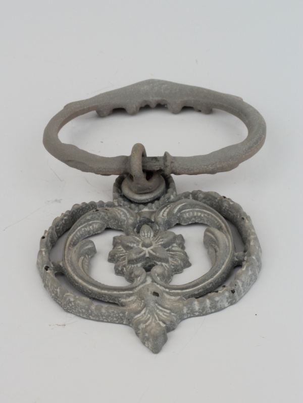 Nábytková úchytka klepadlo šedé 6x2x11cm